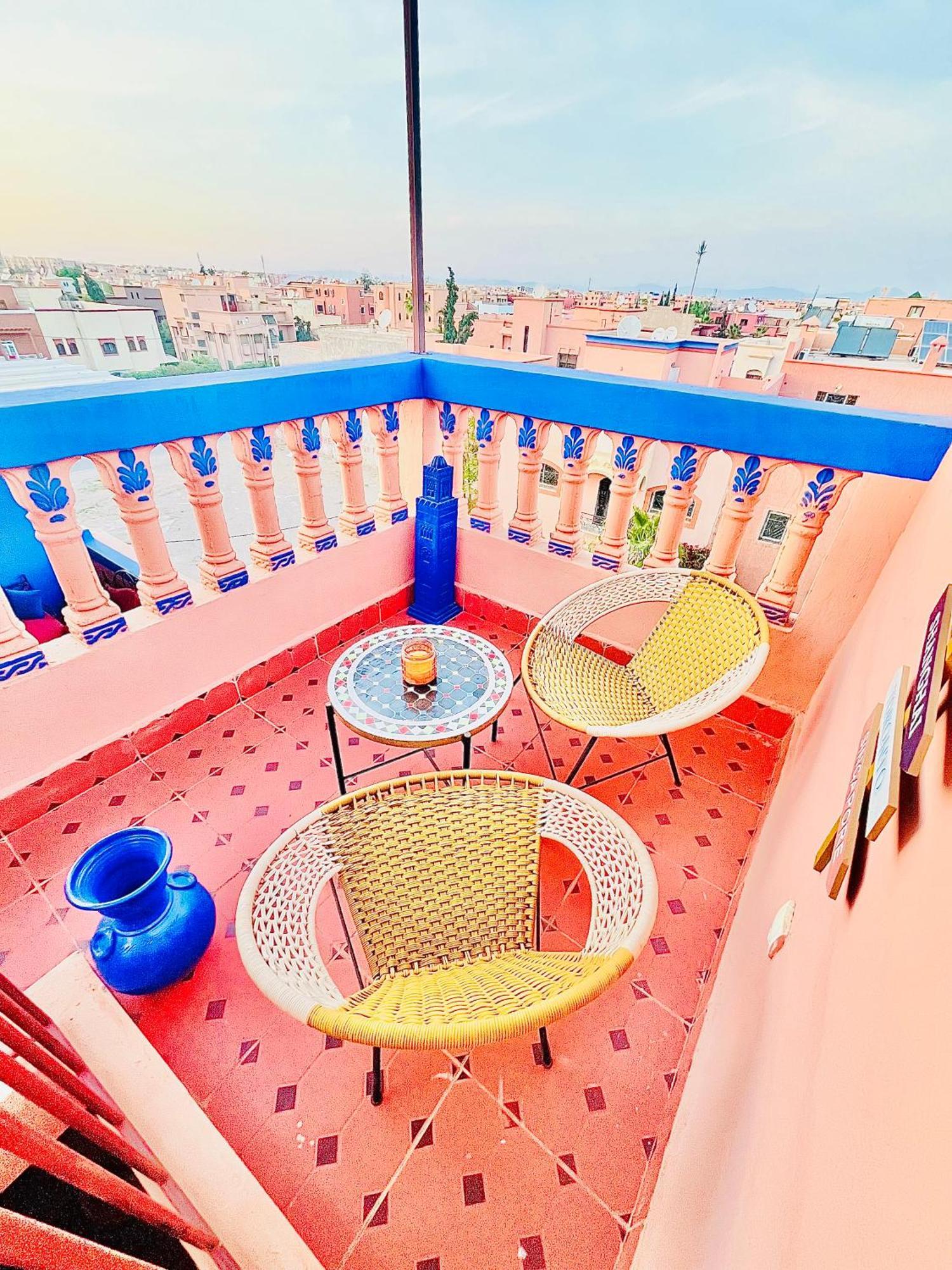 Apartment With Ac, Patio And Rooftop Appartement Climatise Avec Patio Et Toit Terrasse Marrakesh Bagian luar foto