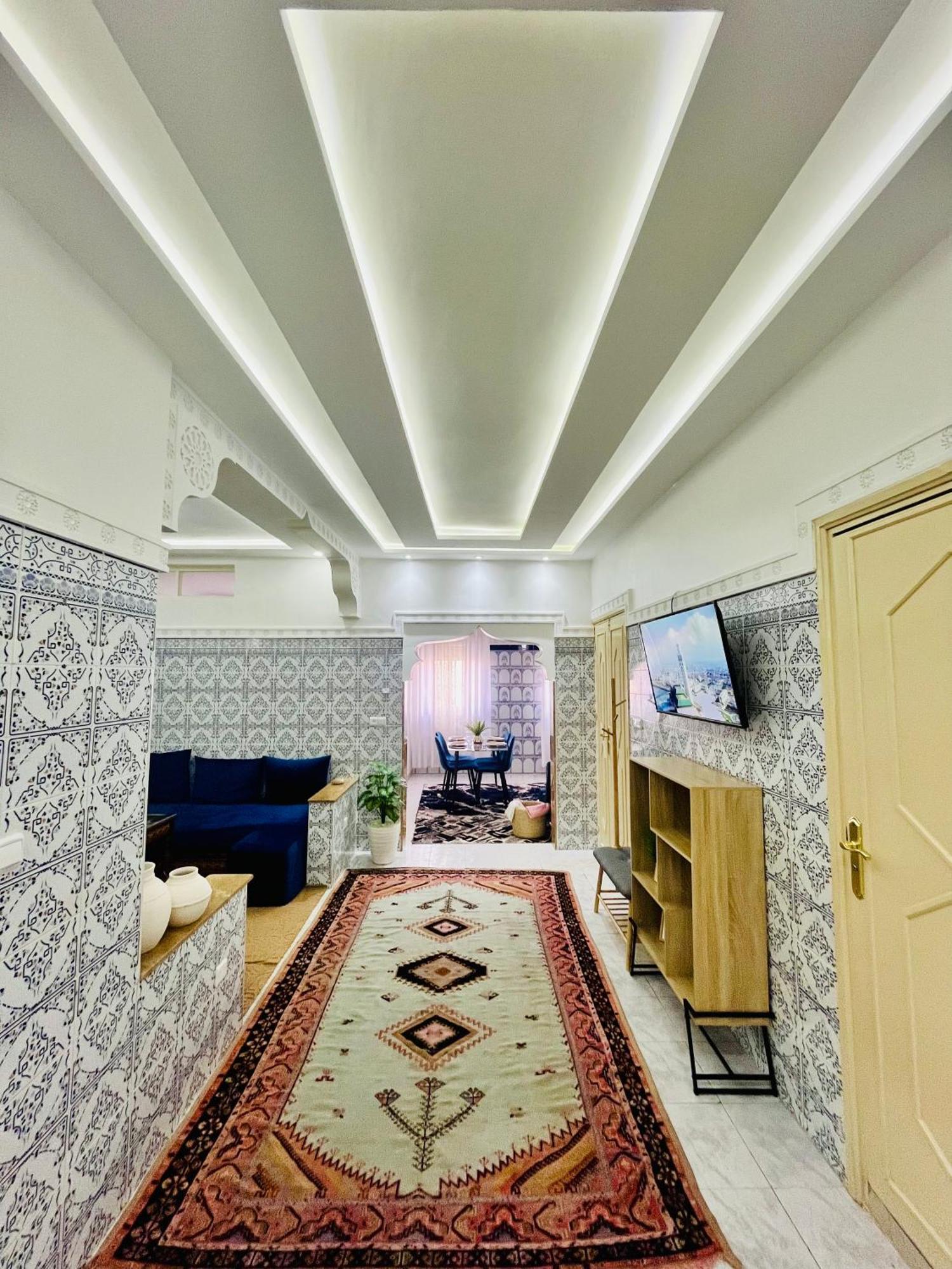 Apartment With Ac, Patio And Rooftop Appartement Climatise Avec Patio Et Toit Terrasse Marrakesh Bagian luar foto