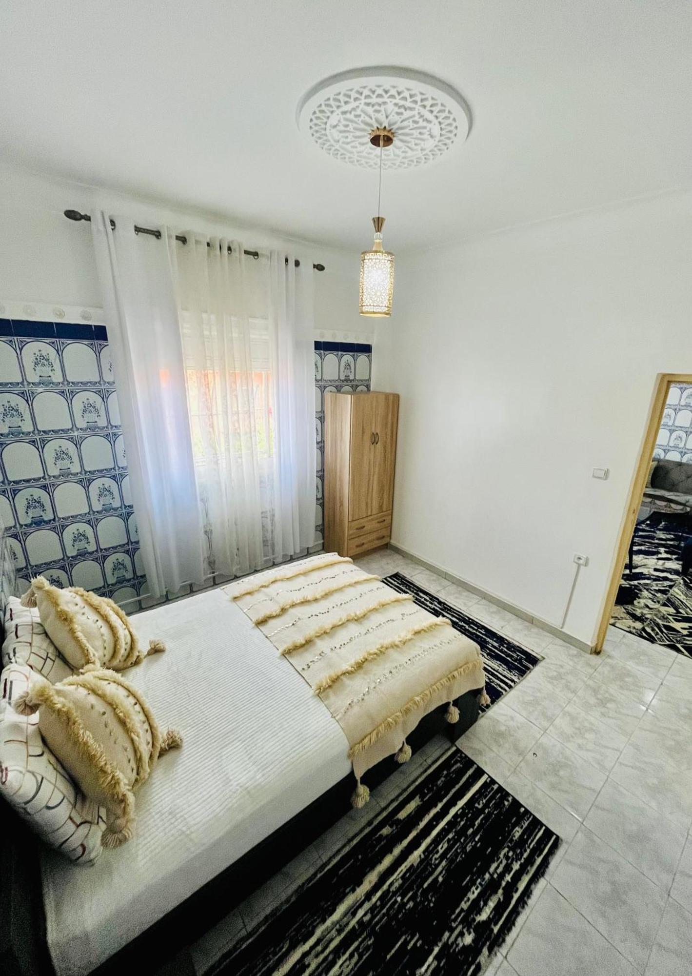 Apartment With Ac, Patio And Rooftop Appartement Climatise Avec Patio Et Toit Terrasse Marrakesh Bagian luar foto