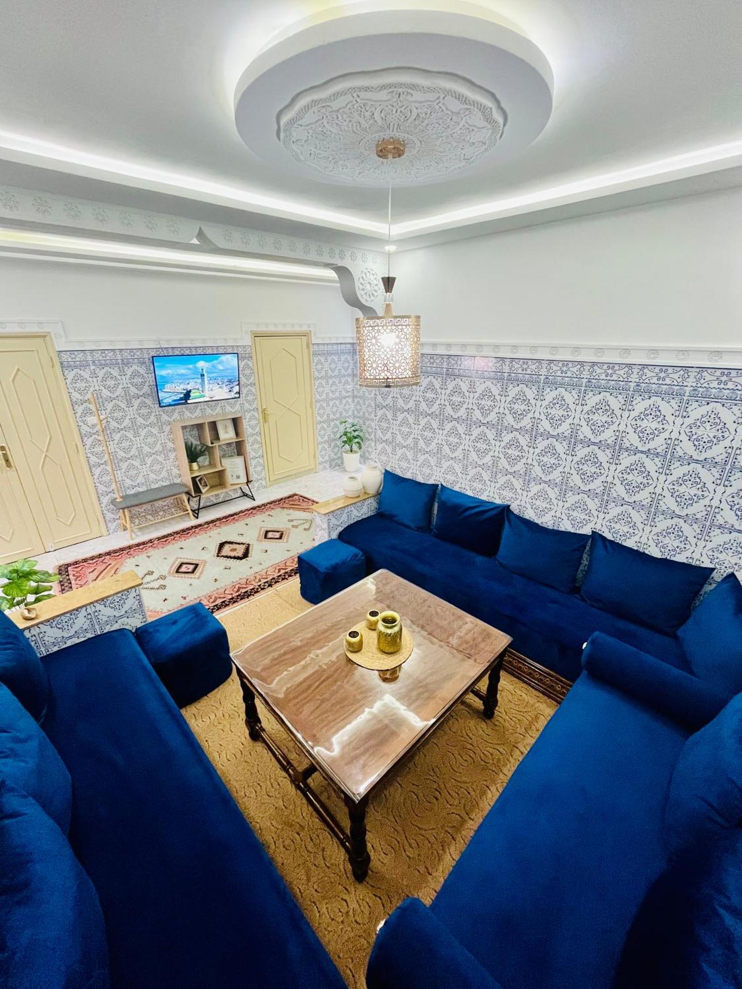 Apartment With Ac, Patio And Rooftop Appartement Climatise Avec Patio Et Toit Terrasse Marrakesh Bagian luar foto
