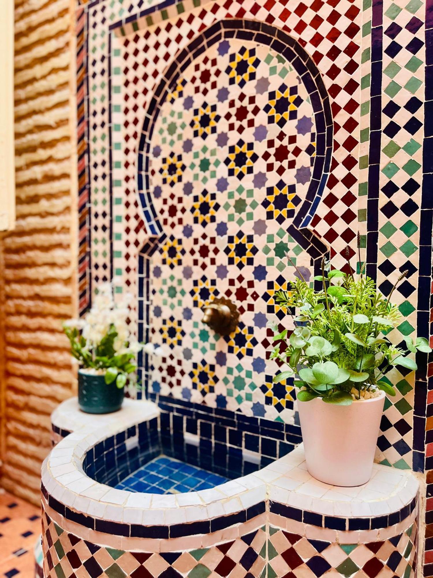 Apartment With Ac, Patio And Rooftop Appartement Climatise Avec Patio Et Toit Terrasse Marrakesh Bagian luar foto