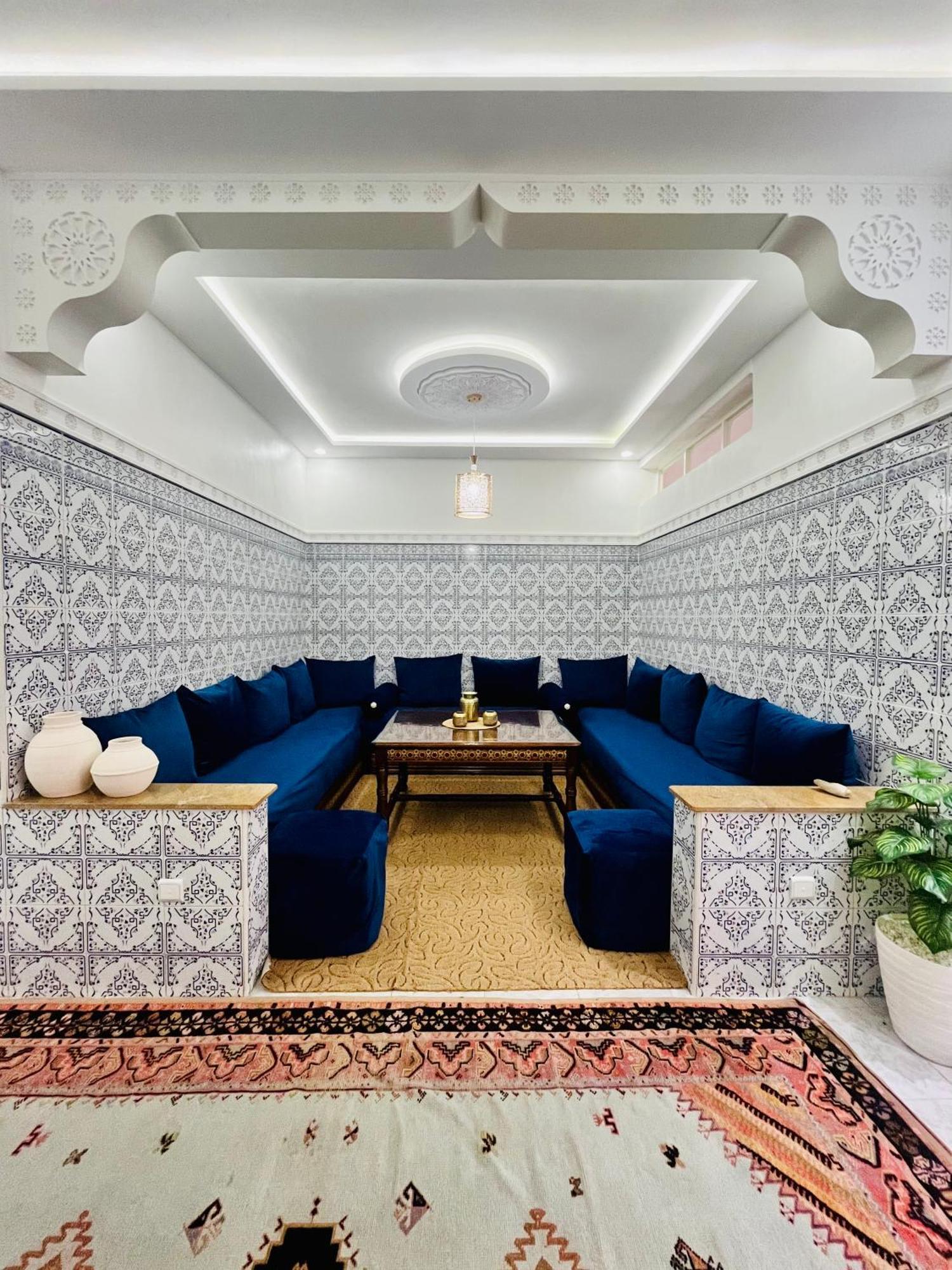 Apartment With Ac, Patio And Rooftop Appartement Climatise Avec Patio Et Toit Terrasse Marrakesh Bagian luar foto