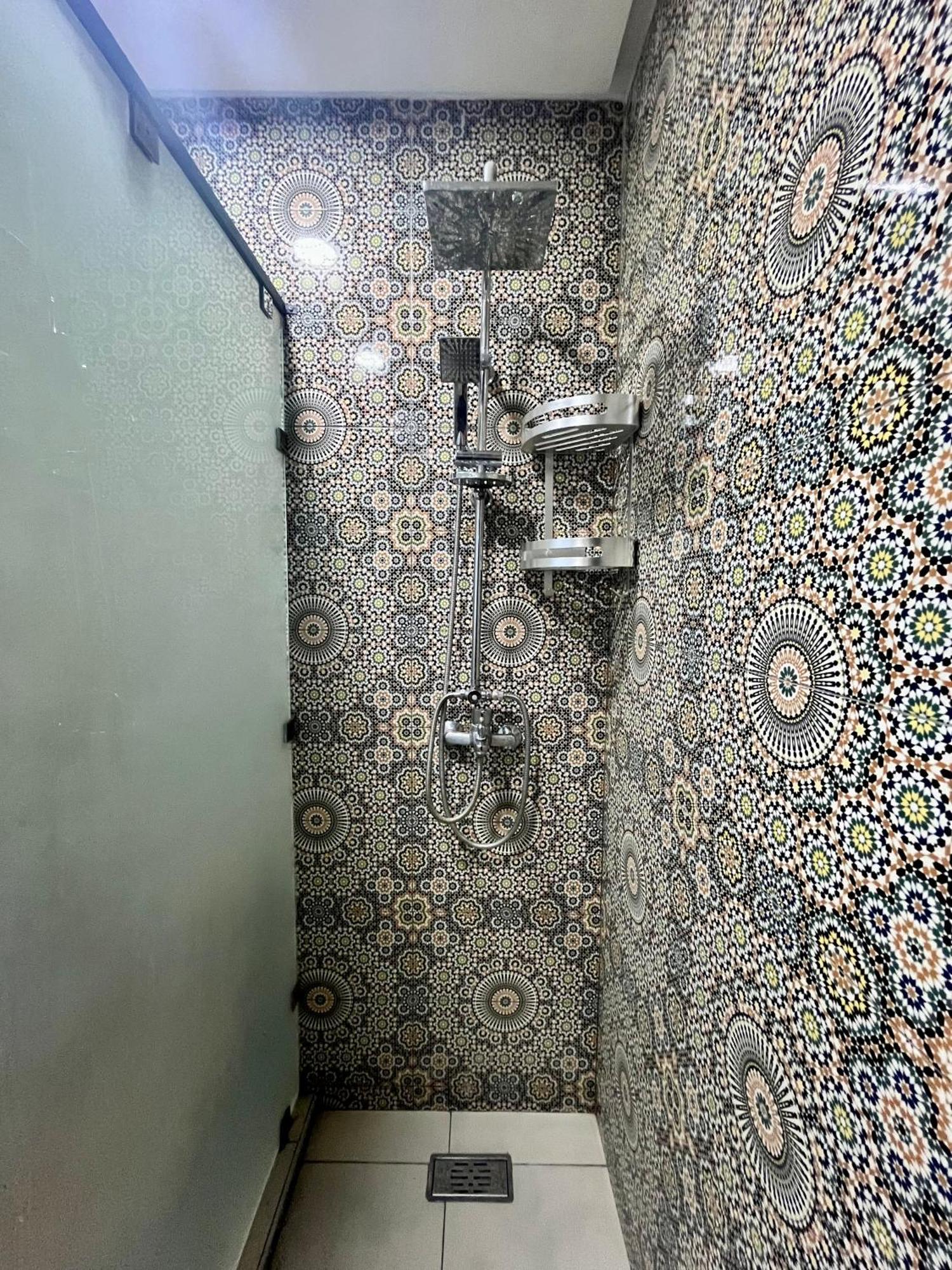 Apartment With Ac, Patio And Rooftop Appartement Climatise Avec Patio Et Toit Terrasse Marrakesh Bagian luar foto